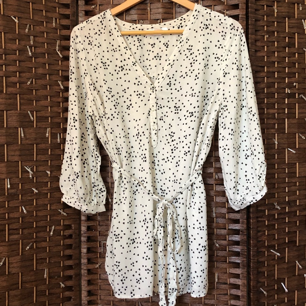 ❌ SOLD ❌ White Motherhood Maternity Blouse